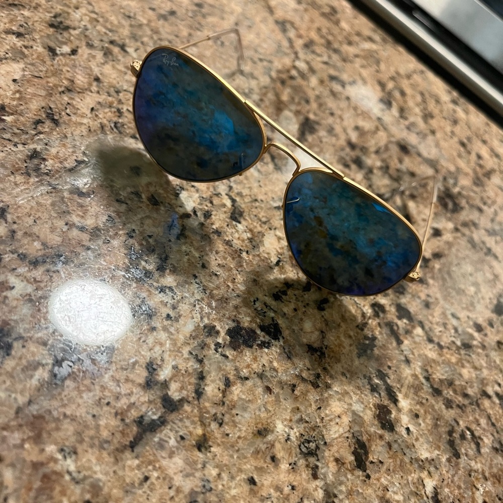 Ray-Ban aviators - blue reflective mirror lenses